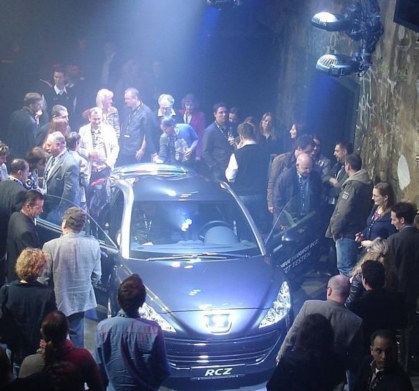 Präsentation in historischer Kulisse: Der RCZ - ein potentes Sportcoupé von Peugeot - ist eine Überraschung. Foto: auto-reporter.net